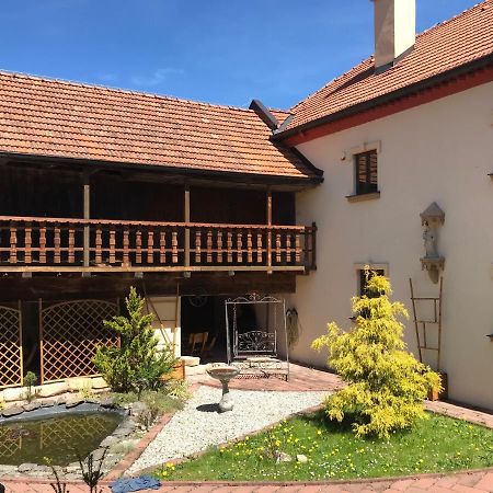 Zamecek Zdiky - Moderni Velky Apartman Bujanov Bagian luar foto