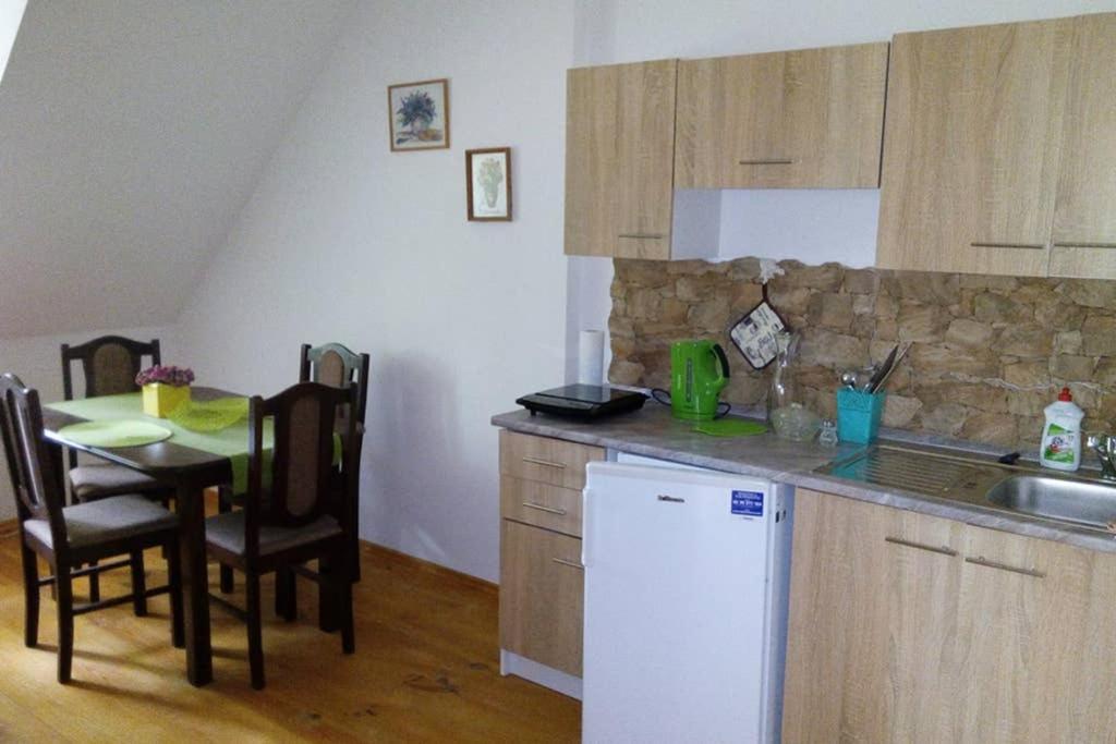 Zamecek Zdiky - Moderni Velky Apartman Bujanov Bagian luar foto