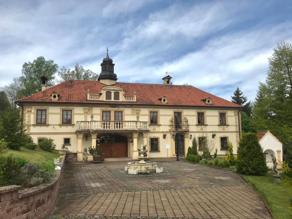 Zamecek Zdiky - Moderni Velky Apartman Bujanov Bagian luar foto