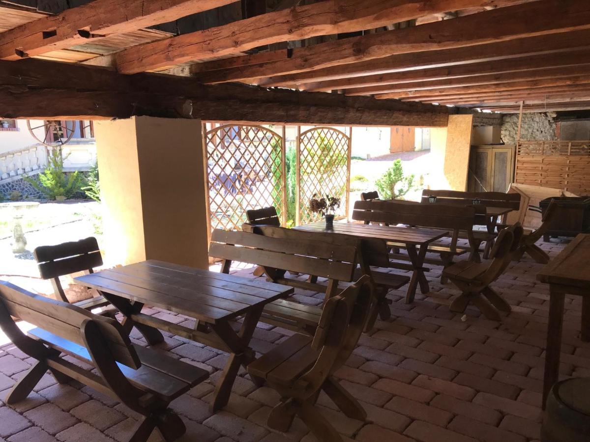 Zamecek Zdiky - Moderni Velky Apartman Bujanov Bagian luar foto
